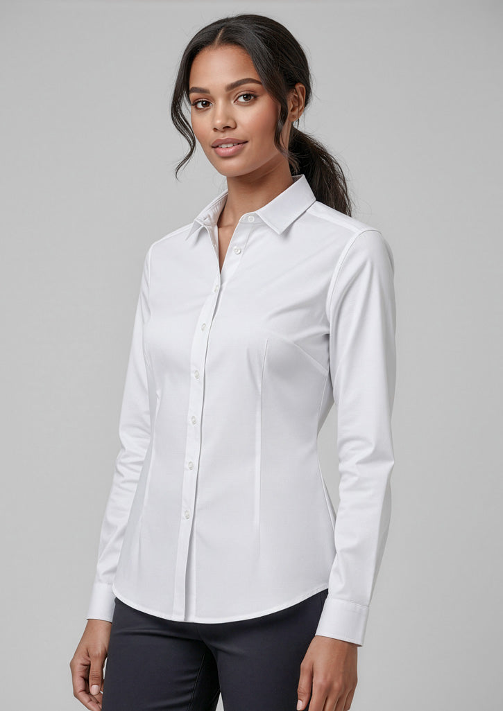 S522LL_Talent_White_01.jpg